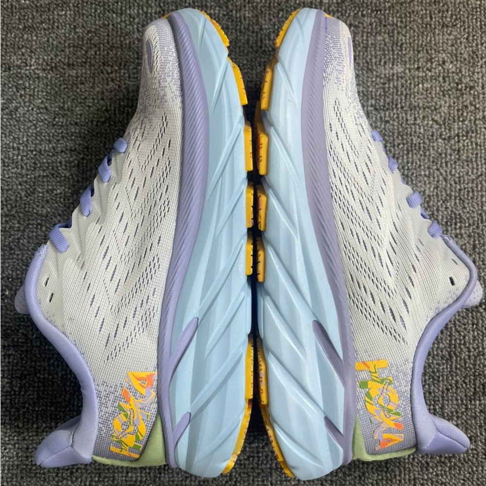 HOKA Clifton 8